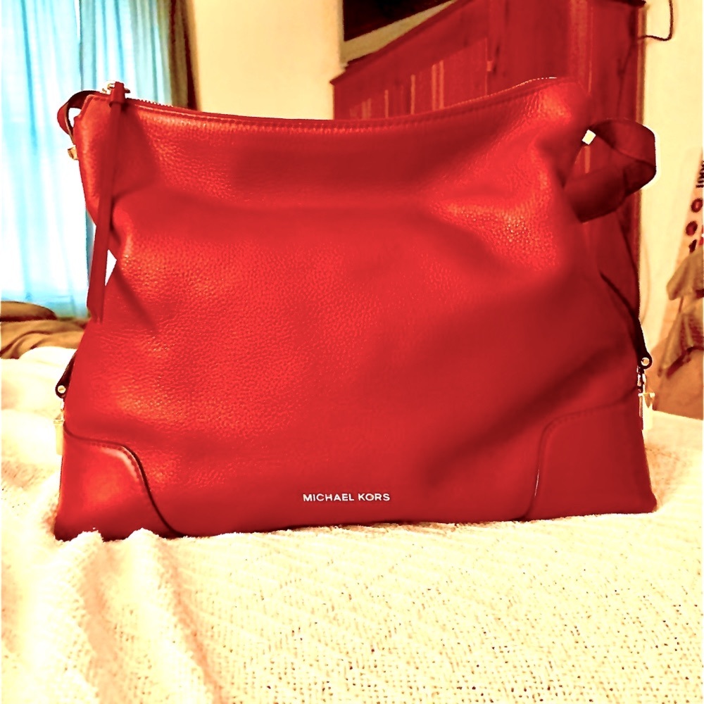 Beautiful Michael Kors Large Burgundy/Wine Hobo Handbag/Purse